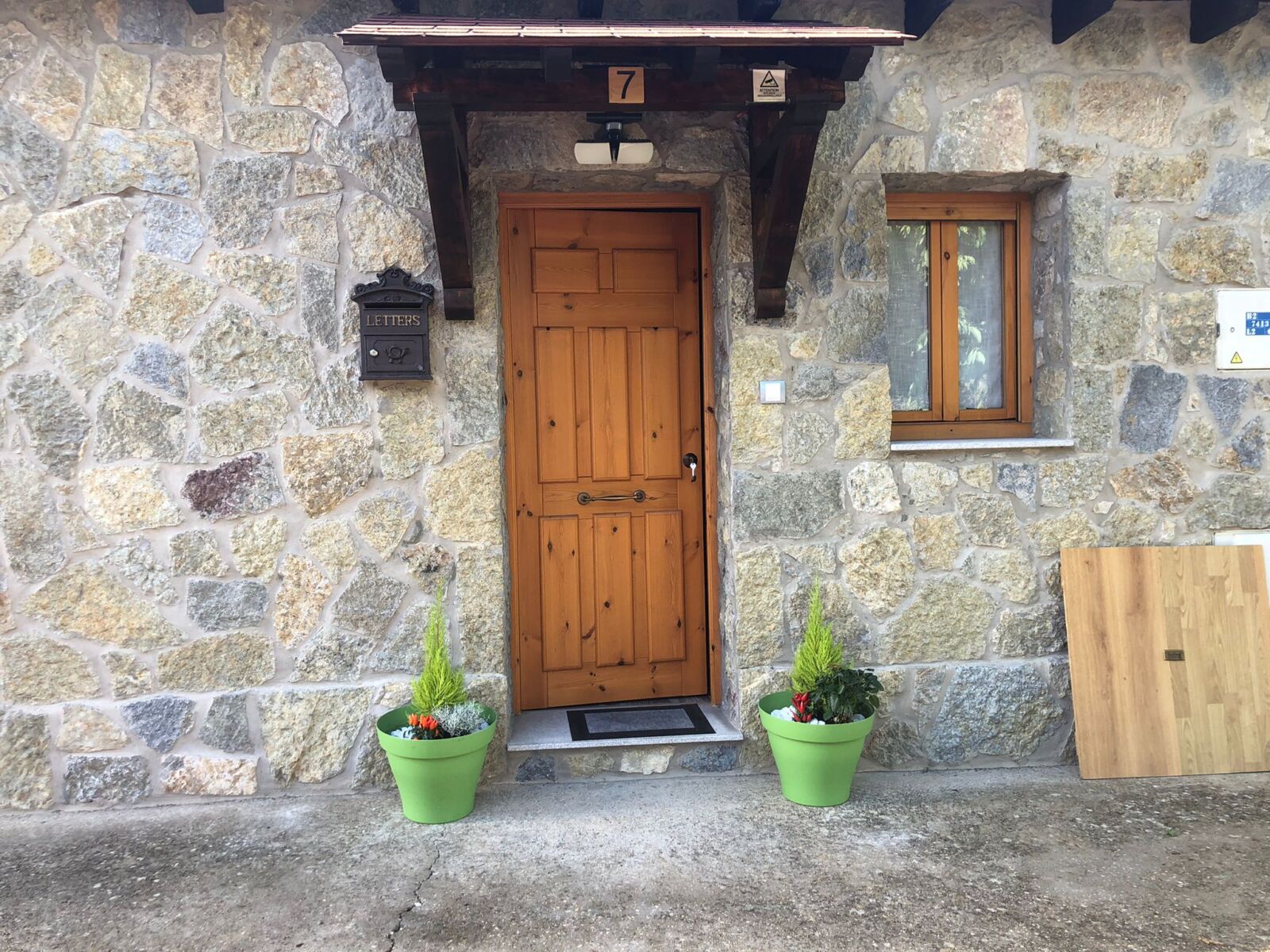 CASA CON JARDIN EN SAHELICES DE SABERO