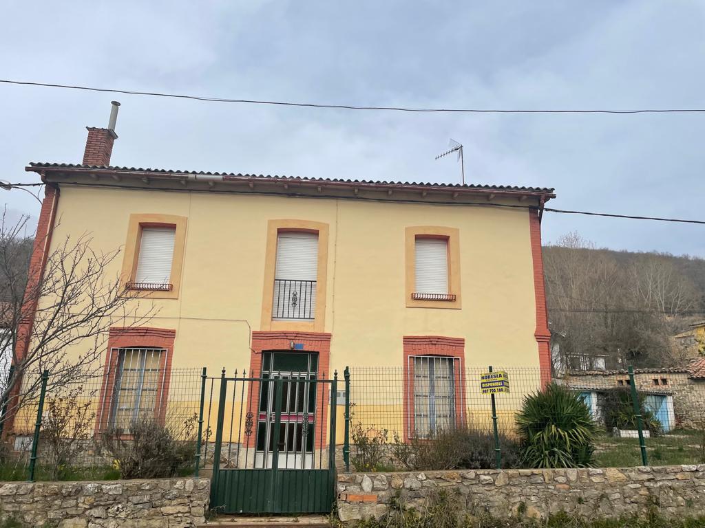 Casa con parcela en Valmartino (Leon)