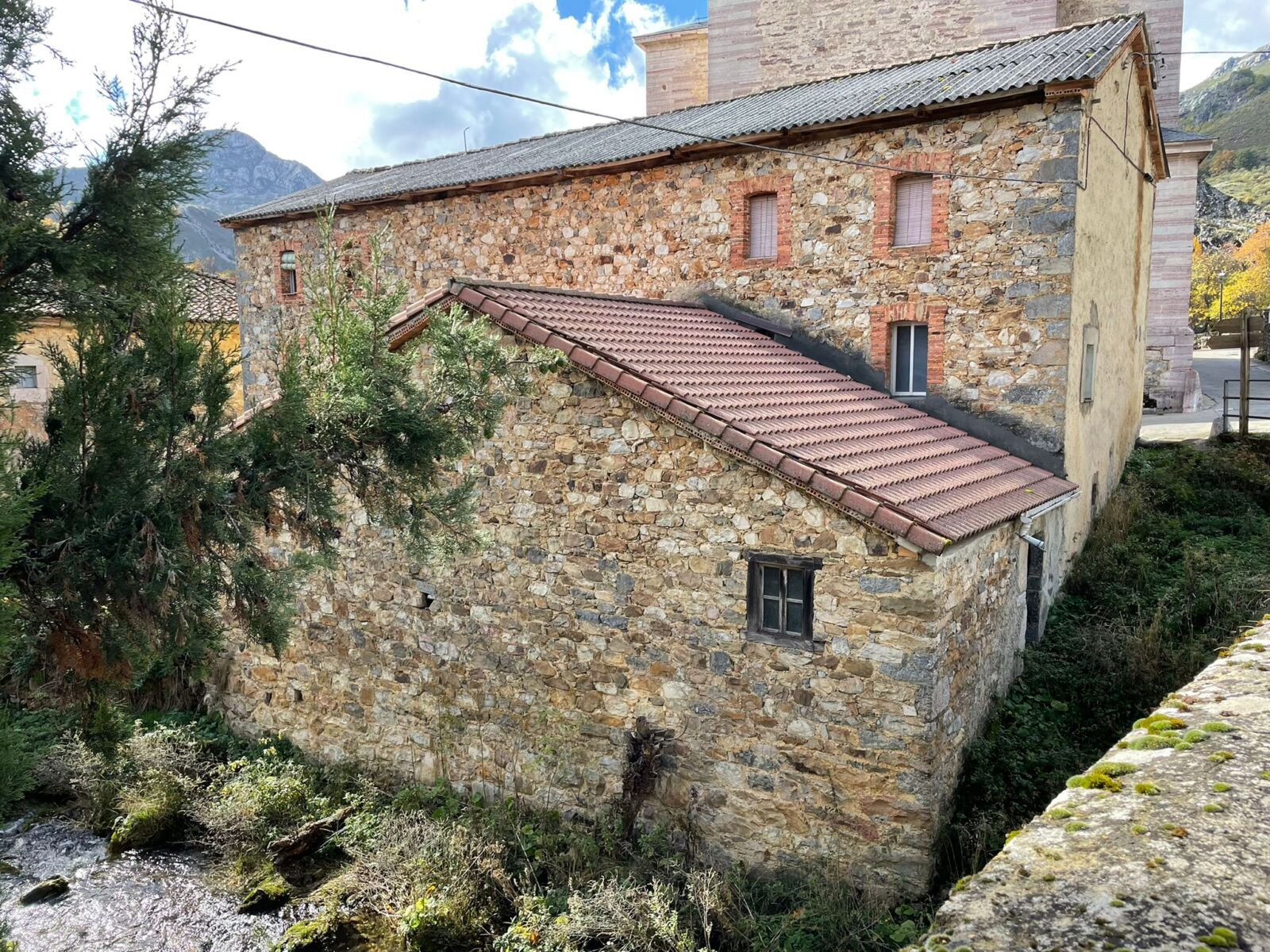 Casa en Lois, Cremenes (Leon)