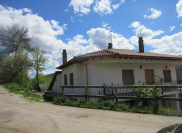 MAGNIFICO CHALET EN ALEJE (LEON)