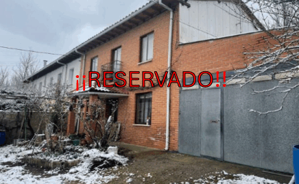 Vivienda con zona verde, garaje, huerto y anexos en Sorriba del Esla (Leon)