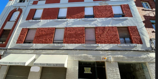 EDIFICIO CENTRICO DE 3 VIVIENDAS Y 2 LOCALES EN BOÑAR