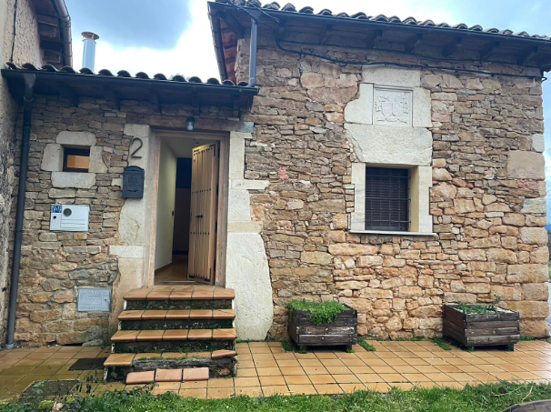 Increíble vivienda reformada con jardín en Barrillos de las Arrimadas