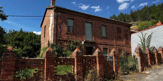 Casa con jardín en Cistierna